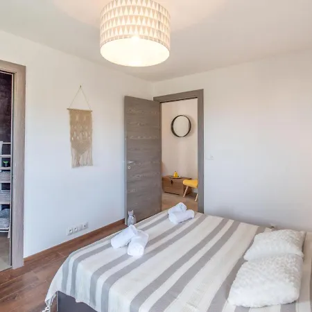 Apartment Chateau-19 By Interhome *